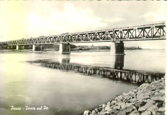 Frazione Mezzana Corti - Ponte in ferro sul fiume Po