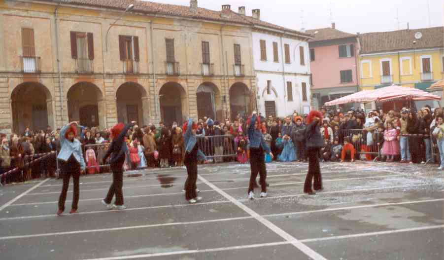 Carnevale a Cava Manara - I Balletti della Scuola di Danza